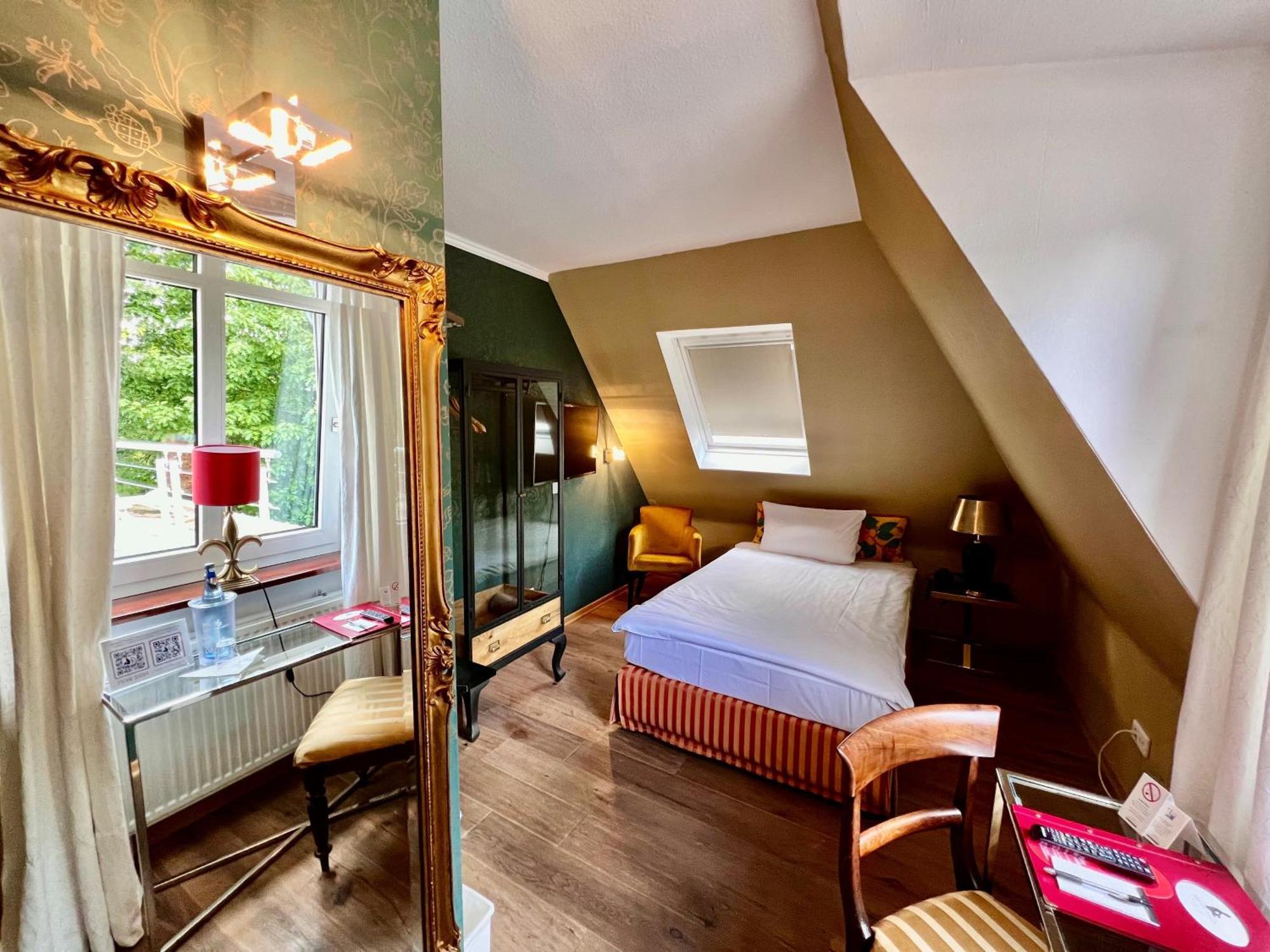 Ashley's Garden 4* Dusseldorf